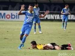 Di sisa waktu pertandingan, Barito berusaha mengejar ketertinggalannya. Beberapa peluang diciptakan, namun anak asuh Djadjang Nurdjaman urung menyamakan skor. Skor 2-1 bertahan hingga laga bubar.