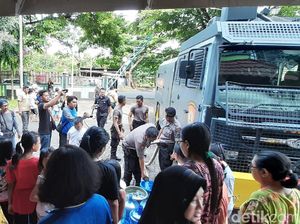Water Cannon Dikerahkan Bantu Dropping Air Bersih di Probolinggo