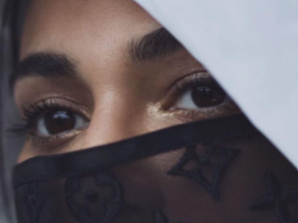 Masker Louis Vuitton Viral, Bukan Cegah Corona Tapi Usir Bau Kemiskinan Masker Louis Vuitton Viral, Bukan Cegah Corona Tapi Usir Bau Kemiskinan