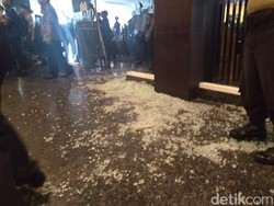 Kongres PAN Ricuh Lagi: Ada 10 Korban Luka, Kaca Pintu Pecah!