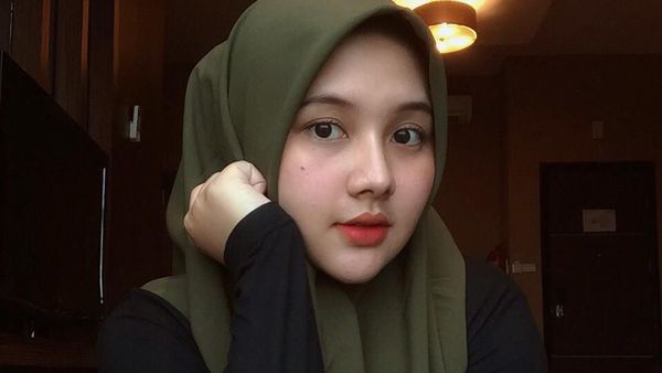 Cantiknya Hijabers Calon Istri Sahrul Gunawan, Berusia 19 Tahun Lebih Muda
