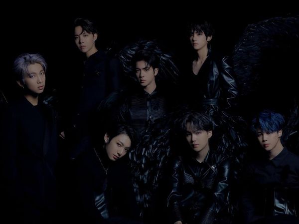Transformasi BTS jadi Black/White Swan