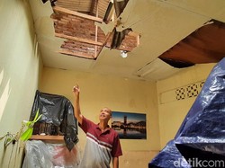 Terdampak Angin Kencang, Warga dan SMP di Surabaya Rugi Rp 200-300 Juta