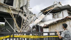Lagi, Sebuah Gedung Ambruk di Matraman