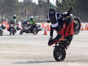 Keren Banget! Begini Aksi Freestyle Polisi di Pembukaan ISDC