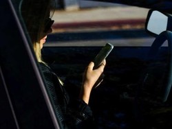 5 Tanda Ada yang Intip Isi HP Kamu!