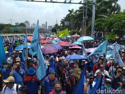 Ekonom Sebut Omnibus Law Ancam Pendapatan Asli Daerah Merosot