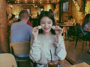 Mengenang Momen Seru Kulineran Mendiang Go Soo Jung Pemain Goblin Mengenang Momen Seru Kulineran Mendiang Go Soo Jung Pemain Goblin