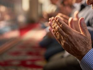 Jumat Mubarok: Pengertian, Tulisan, hingga Doanya Jumat Mubarok: Pengertian, Tulisan, hingga Doanya