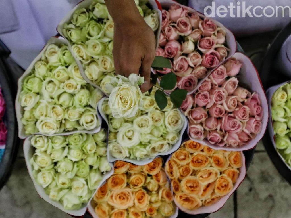 Pelajar Dilarang Rayakan Valentine, Kadisdik Bekasi: Hindari Mudarat Pelajar Dilarang Rayakan Valentine, Kadisdik Bekasi: Hindari Mudarat