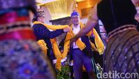 Aksi RK dan Dede Yusuf Menari Jemplang Harepan