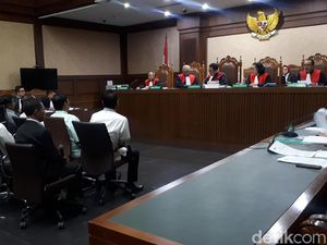Cerita Saksi Diminta Bawa Durian Saat Gubernur Kepri Terjerat OTT KPK Cerita Saksi Diminta Bawa Durian Saat Gubernur Kepri Terjerat OTT KPK