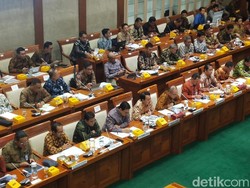 DPR Panggil 9 BUMN Strategis Minta Laporan Kinerja