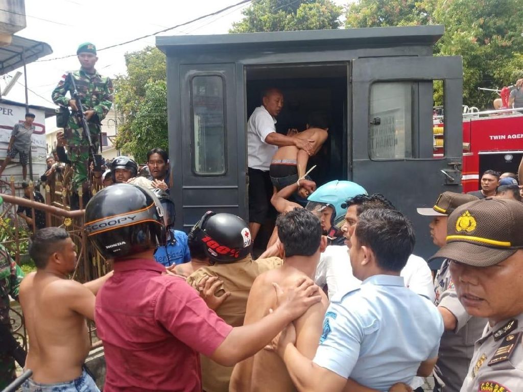 Rutan Kabanjahe Rusuh, Polisi Pastikan Tak Ada Korban Rutan Kabanjahe Rusuh, Polisi Pastikan Tak Ada Korban