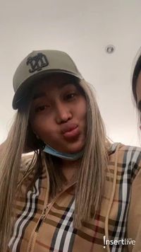 Lucinta Luna dijenguk teman-temannya. 