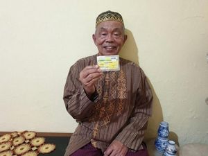 Kisah Kakek Rustaman Sembuh dari Katarak Hasil Pengobatan Gratis