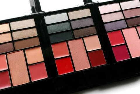 Makeup Palette Pertama Dari Revlon Revlon Eyes Cheeks Lips Palette