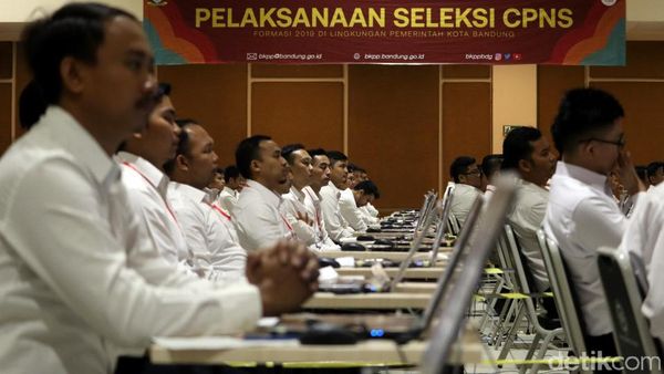 Melihat Pelaksanaan Tes CPNS di Kota Bandung