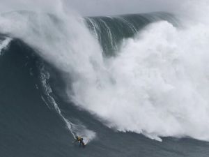 Selamatkan Ketiga Anak dari Ombak Besar, Ibu Ini Malah Tenggelam