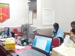 Empat Emak-emak Ini Kompak Curi Susu dari Swalayan KUD Sambit