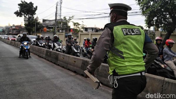 Potret Muram Pengendara Motor di Ibu Kota