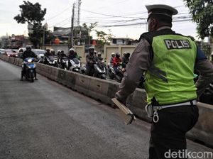 Potret Muram Pengendara Motor di Ibu Kota Potret Muram Pengendara Motor di Ibu Kota