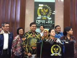 Terima Draf RUU Cilaka, Puan: DPR Belum Tahu Isinya
