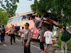 Bus Sugeng Rahayu Vs Truk di Madiun, 1 Tewas 3 Orang Luka