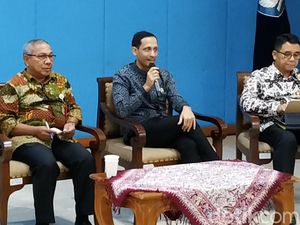 Pantau Dana BOS, Nadiem Minta Sekolah Laporan Online dan Pajang di Mading Pantau Dana BOS, Nadiem Minta Sekolah Laporan Online dan Pajang di Mading
