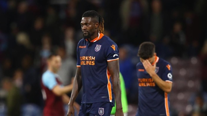 BURNLEY, ENGLAND - AUGUST 16:  Emmanuel Abebayor of Istanbul Basaksehir looks dejected at the end of the UEFA Europa League third round qualifier second leg between Burnley and Istanbul Basaksehir at Turf Moor on August 16, 2018 in Burnley, England.  (Photo by Clive Brunskill/Getty Images)