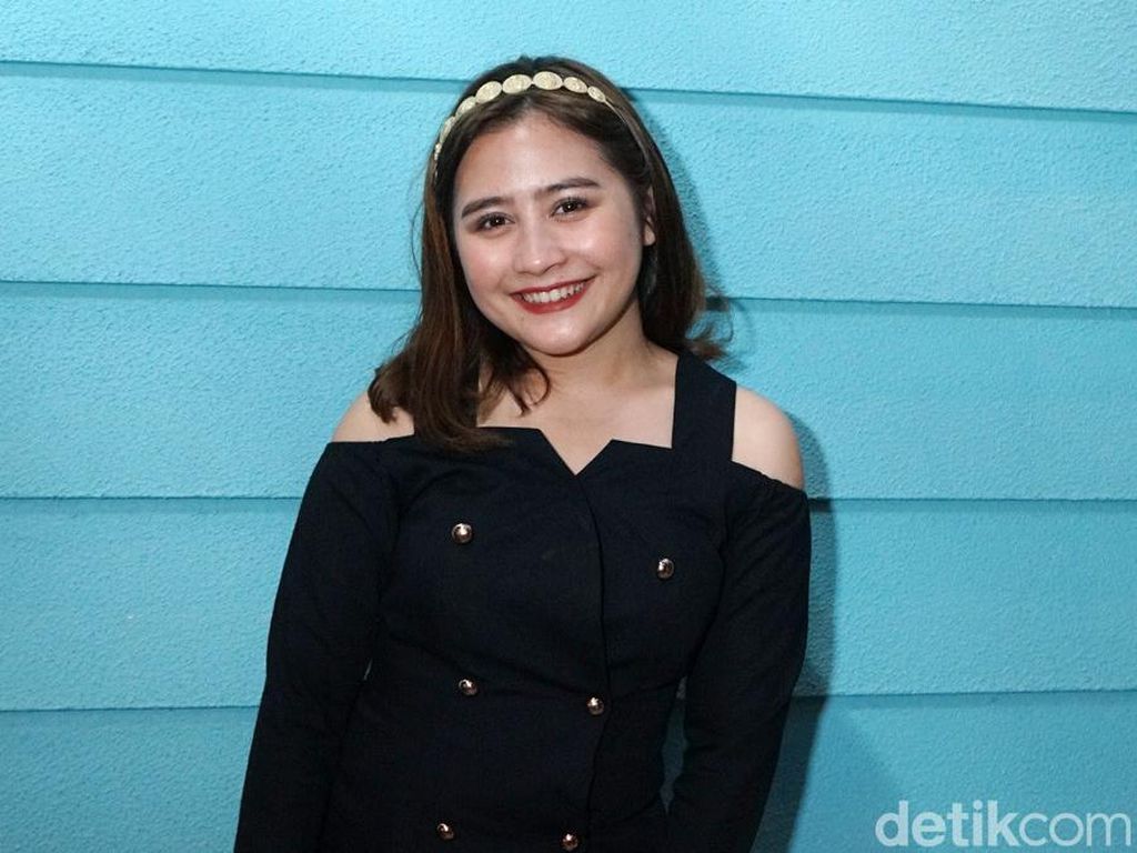 Ditanya Kapan Nikah, Prilly Latuconsina: Nikmatin Hidup Dulu Lah Ditanya Kapan Nikah, Prilly Latuconsina: Nikmatin Hidup Dulu Lah