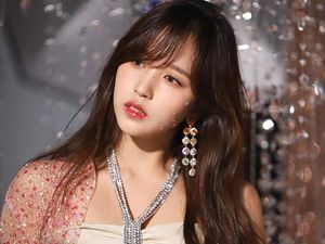 Tampil Saat Konser di Jepang, Kondisi Mina TWICE Makin Membaik