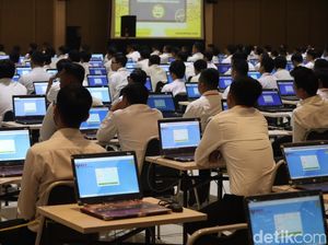 Ups Ketahuan, Ada Peserta CPNS Kota Bandung Bawa Jimat di Sepatu Ups Ketahuan, Ada Peserta CPNS Kota Bandung Bawa Jimat di Sepatu