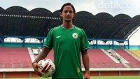 Di PSS, Irfan akan mengenakan nomor punggung 17 yang identik saat tampil bersama Timnas Indonesia di Piala AFF 2010.