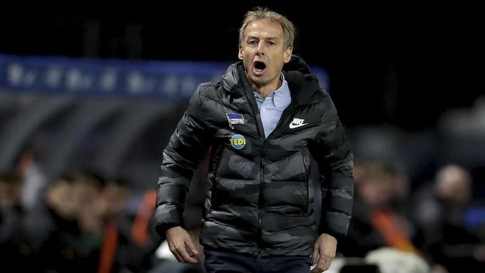 Juergen Klinsmann In this Saturday, Dec. 21, 2019 photo Herthas head coach Juergen Klinsmann shouts during the German Bundesliga soccer match between Hertha BSC Berlin and Borussia Moenchengladbach in Berlin, Germany. (AP Photo/Michael Sohn)