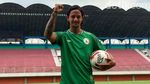 Didampingi Istri-Anak, Irfan Bachdim Berkostum PSS Sleman