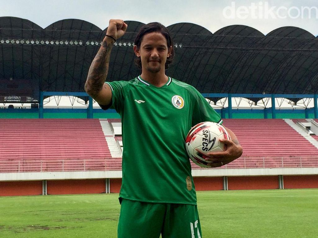 Pelatih PSS Tidak Khawatir Ditinggal Irfan Bachdim Pelatih PSS Tidak Khawatir Ditinggal Irfan Bachdim