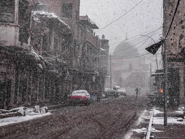 Bisa-bisanya Muncul Salju di Negara Terpanas Dunia