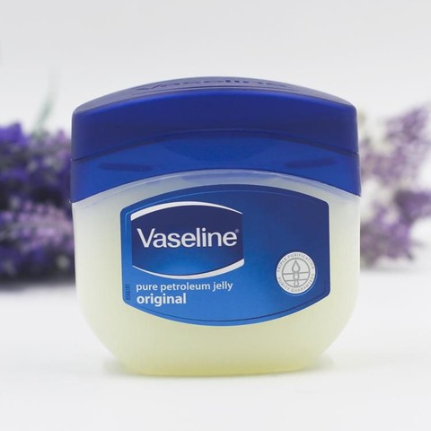 Kulit 10 Tahun Lebih Muda Hanya Dengan Vaseline Petroleum Jelly