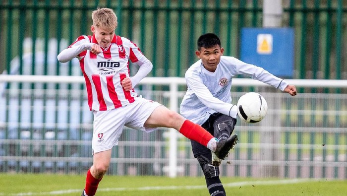 Pemain Garuda Select, Edgard Amping.