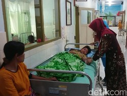 Demam Berdarah Melanda, RSUD Trenggalek Rawat Pasien hingga ke Lorong