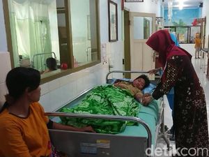 Demam Berdarah Melanda, RSUD Trenggalek Rawat Pasien hingga ke Lorong Demam Berdarah Melanda, RSUD Trenggalek Rawat Pasien hingga ke Lorong