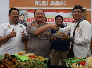 Kejutan Kapolres Jombang untuk Wartawan di Peringatan Hari Pers Nasional Kejutan Kapolres Jombang untuk Wartawan di Peringatan Hari Pers Nasional