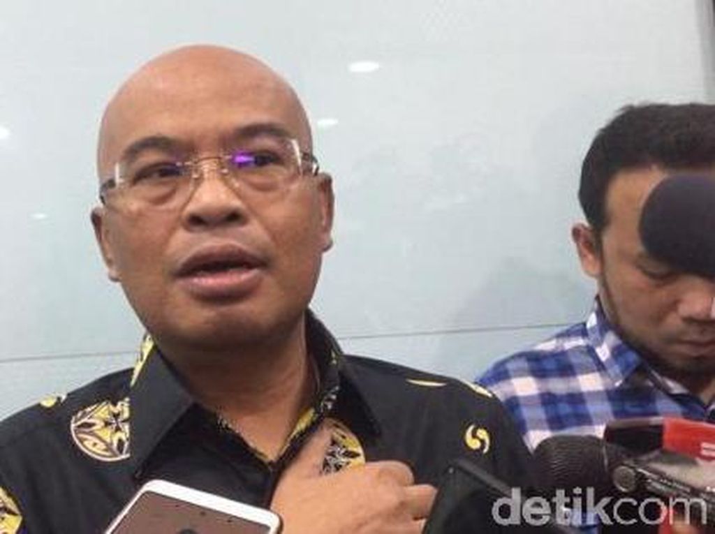 Desmond Kritik Larangan Foto-Rekam di Sidang: MA Ini Sudah Sarang Mafia Desmond Kritik Larangan Foto-Rekam di Sidang: MA Ini Sudah Sarang Mafia