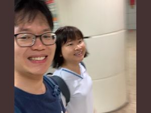 Istri Dijauhi karena Pakai Seragam Perawat, Suami Bela dengan Cara Manis