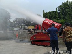 Damkar DKI Pamerkan Robot Rp 37 M, Bisa Manuver hingga Masuk Lorong