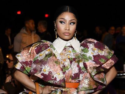 Foto: Gaya Nicki Minaj Pakai Gaun Rp 130 Juta di Fashion Show Marc Jacobs