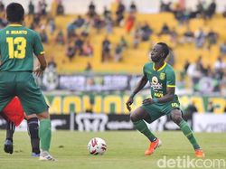 Penalti Makan Konate Gagal, Aji Santoso Membela