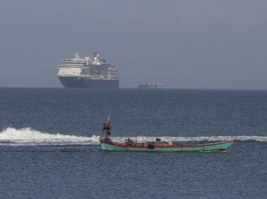 Ditolak 4 Negara karena Corona, Kapal Pesiar Ini Akhirnya Diterima Kamboja Ditolak 4 Negara karena Corona, Kapal Pesiar Ini Akhirnya Diterima Kamboja