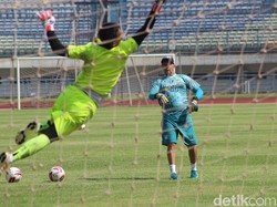 Persib Bandung Punya Pelatih Kiper Killer, Ini Kata Teja Paku Alam